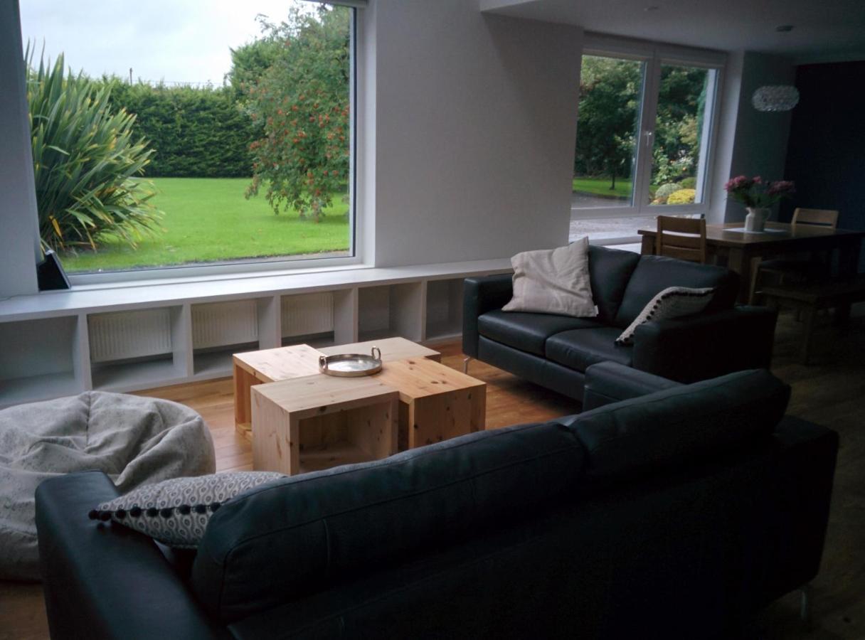 Spacious Contemporary Chalet Type Apartment. กัลเวย์ ภายนอก รูปภาพ