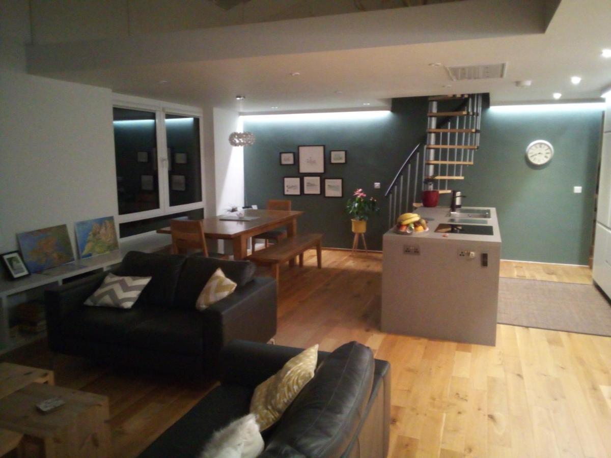 Spacious Contemporary Chalet Type Apartment. กัลเวย์ ภายนอก รูปภาพ
